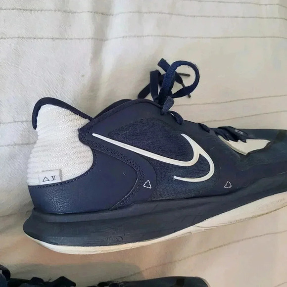 Nike Kyrie Low 5 TB Midnight Navy White DO9617-400 Men's Size 11.5 Shoes - Picture 8 of 12